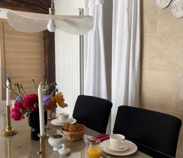 Saint-Cyr-les-Champagnes House | Chez Délicia chambre d'hôte