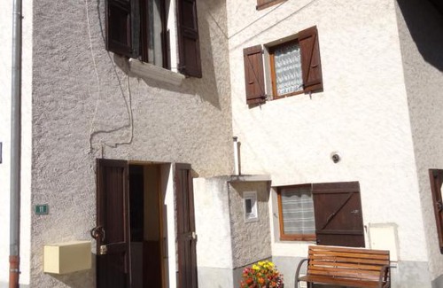 Le Gua Apartment | Discover Chez Dodette: Family-Friendly Retreat Near Villard