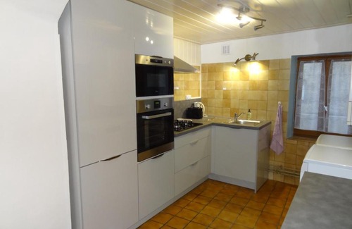 Le Gua Apartment | Discover Chez Dodette: Family-Friendly Retreat Near Villard