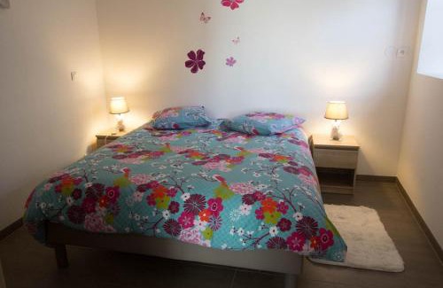 Hunawihr Apartment | Pet-Friendly Retreat at Chez Emilie & Charles, Rated 9/10