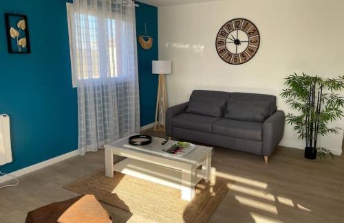 Villeneuve-du-Pareage Apartment | Relax at Chez ERIC: Oceanfront Gem with Pool Access