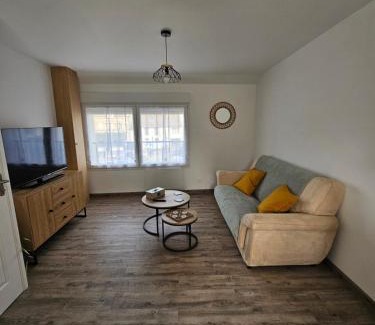 Nanteuil-les-Meaux Apartment | Family-Friendly Retreat at Chez Ernestine - Rated 10/10!
