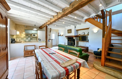 Jurancon House | Pet-Friendly Getaway at Chez Evon - Jurancon