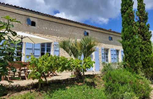 Nonac Villa | Beautiful Oceanfront Retreat at Chez Foucherie Hotel