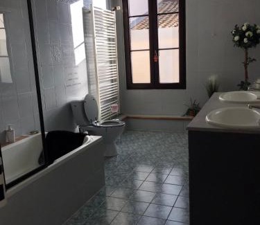 Sainte-Menehould Bed & Breakfast | Comfortable Stay at Chez Franck et Sandra with Spa Access