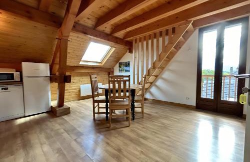 Saint-Pierre-d'Albigny Apartment | Chez Fred 202 - Parking Wifi Balcon