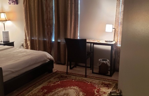 Laurel House | Elegant Chez Luxury Rooms: Top-Rated Spa & Family Amenities