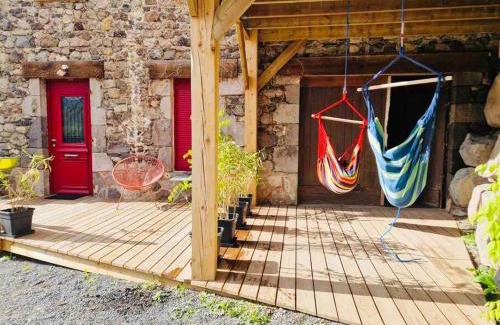 Jassat Apartment | Family-Friendly Getaway at Chez Gaston, Rated 9.1/10