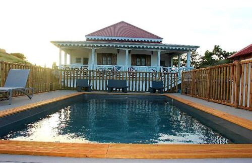 Le Marigot House | Idyllic Stay at Chez Gisèle et Philippe with Ocean View