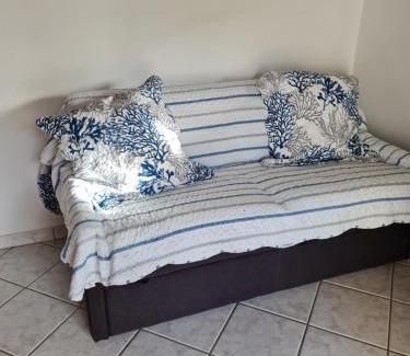 Le Marigot House | Idyllic Stay at Chez Gisèle et Philippe with Ocean View