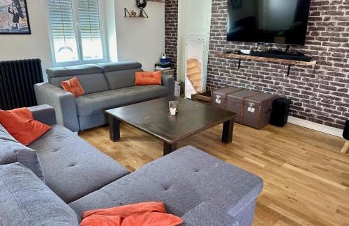 Arnage House | Oceanfront Getaway at Chez Gus - Ideal for Families of 10
