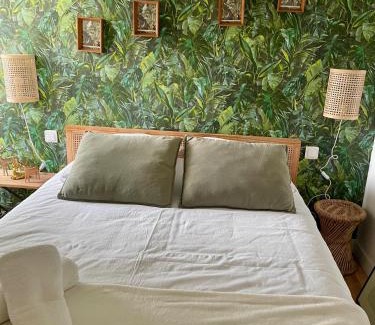 Arnage House | Oceanfront Getaway at Chez Gus - Ideal for Families of 10