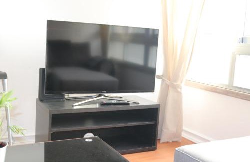 Sao Sebastiao da Pedreira Apartment | Experience Family-Friendly Comfort at Chez Jacqueline