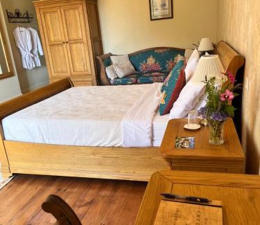 Vidaillat Bed & Breakfast | Discover Chez Jallot: Family-Friendly with Top-Rated Dining