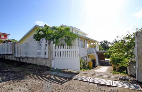 Sainte-Anne House | Oceanfront Retreat at Chez Jojo - Rated 9.3/10 by Guests