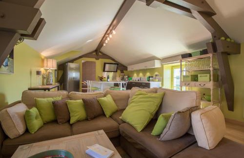 Saint-Romain Apartment | Discover Chez Joseph: Nestled in Saint-Romain's Vineyards