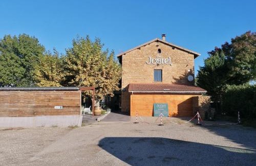 Genay Apartment | Discover Comfort at Chez Jostel - Chambre 2