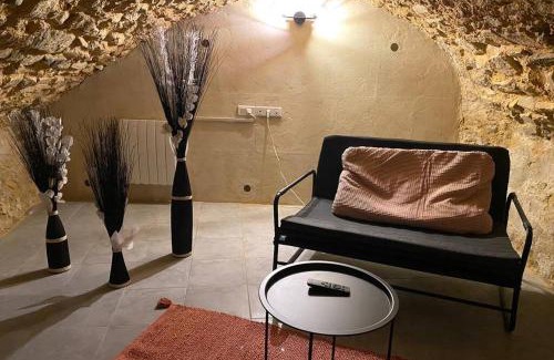 Saint-Paul-Trois-Chateaux Apartment | Family-Friendly Stay at Chez Joyosa in Historic Saint Paul