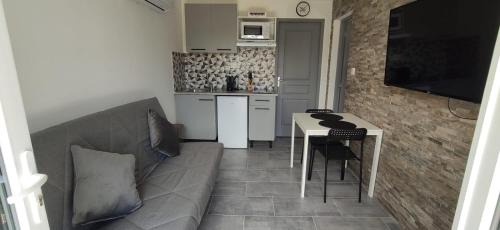 Montfavet Apartment | Family-Friendly Stays at Chez Kaïs - Rated 9/10 by Guests