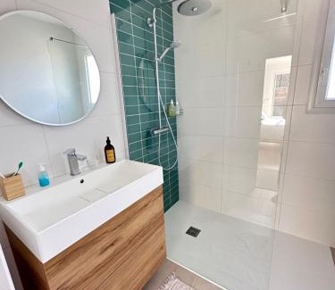 Le Teich Bed & Breakfast | Experience Oceanfront Bliss at Chez Karine & Eric