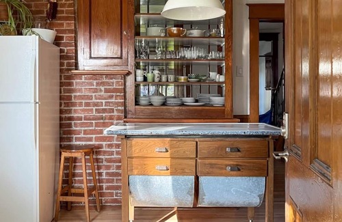 Lac-Megantic House | Pet-Friendly Retreat at Chez Léo by Maison Dudley