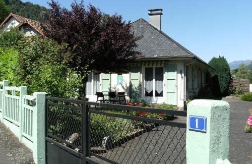Vic-sur-Cere House | Pet-Friendly Chez Léontine with Oceanfront Views