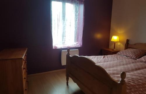 Beaulieu-sur-Loire House | Cozy Chez Laiko: Free WiFi & Family-Friendly Stays