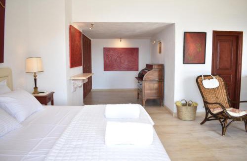 Hydra House | Unforgettable Stay at Chez Le Goff: 4-Star Oceanfront Retreat