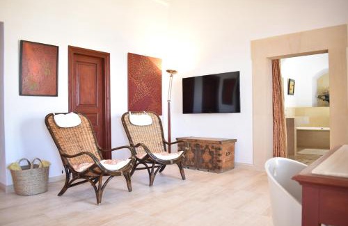 Hydra House | Unforgettable Stay at Chez Le Goff: 4-Star Oceanfront Retreat