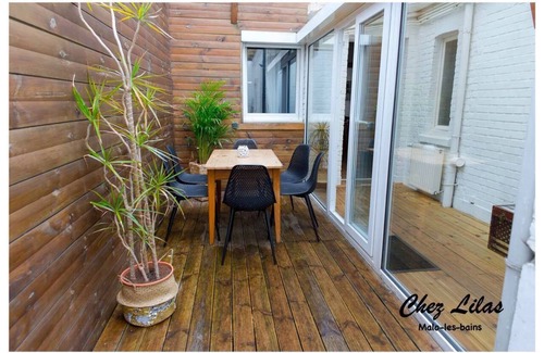 Malo-les-Bains Apartment | Pet-Friendly Chez Lilas: Steps from the Beach, Rated 9.4