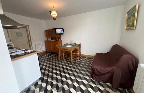 Lainsecq House | Discover Chez Loulou - Family-Friendly Suite Awaits You