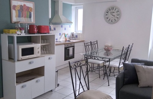 Perigueux House | Comfortable Chez Lucia Apartment with Family-Friendly Amenities