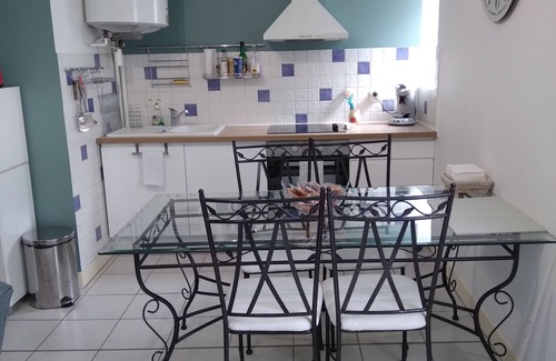 Perigueux House | Comfortable Chez Lucia Apartment with Family-Friendly Amenities