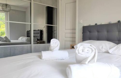 Gan Apartment | Family-Friendly Retreat at Chez Maëlys in Centre Gan