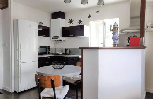 Gan Apartment | Family-Friendly Retreat at Chez Maëlys in Centre Gan