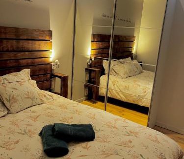 Emines Apartment | Relax at Chez Maïlis: Family-Friendly with Pool & Hot Tub