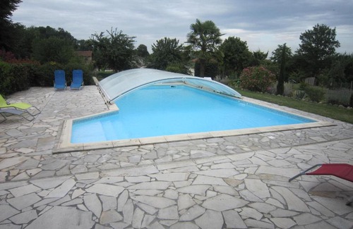 Ponlat-Taillebourg Bed & Breakfast | Experience Tranquility at Chez Mamie Jo à la campagne