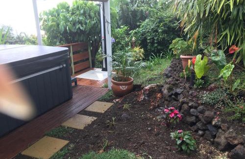 Les Avirons Bed & Breakfast | Top-Rated Stay at Chez Mamie with Hot Tub & Kitchen Access