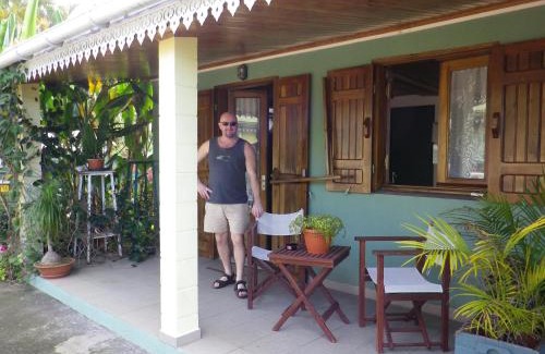 Les Avirons Bed & Breakfast | Top-Rated Stay at Chez Mamie with Hot Tub & Kitchen Access
