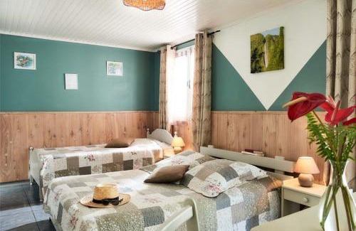 Les Avirons Bed & Breakfast | Top-Rated Stay at Chez Mamie with Hot Tub & Kitchen Access