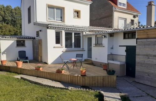 Pende House | Discover Chez Marie: Family-Friendly Retreat Near St Valery