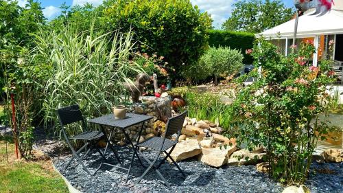 Cercy-la-Tour Bed & Breakfast | Oceanfront Retreat at Chez Marie with Pet-Friendly Perks