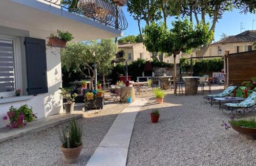 Le Cailar Apartment | Highly Rated Chez Marinette: Family-Friendly Getaway
