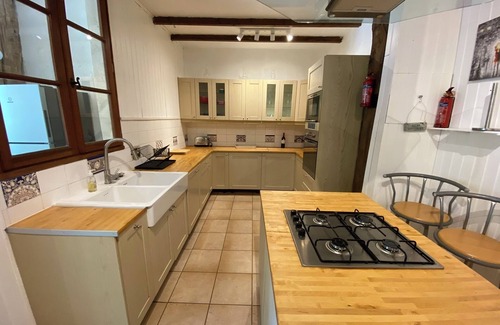 Juignac House | Relax at Chez Maurit - 3 Bed Main House with Pool & Tennis