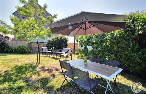 Pleneuf-Val-Andre House | Relax at Chez Michèle et Jean with Oceanfront Pool Access