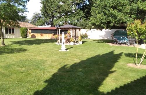 Le May-sur-Evre Bed & Breakfast | Discover Chez Michel et Josette: Oceanfront Bliss Awaits