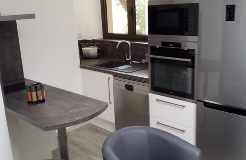Selestat Apartment | Experience Relaxation at Chez Michel et Sylviane with Ocean Views