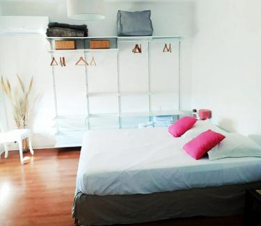 Perpignan Apartment | Discover Chez Jenny: Pet and Child Friendly Retreat