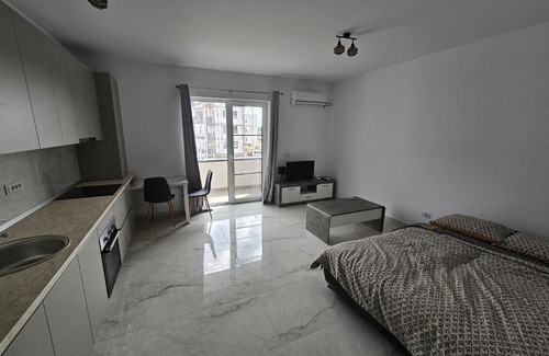 Timisoara Apartment | Pet-Friendly Retreat at Chez Miha - Guest Rated 10/10!