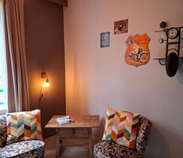 Cassaniouze Bed & Breakfast | Budget-Friendly Stay at Chez Mikki: Pet Friendly & Breakfast